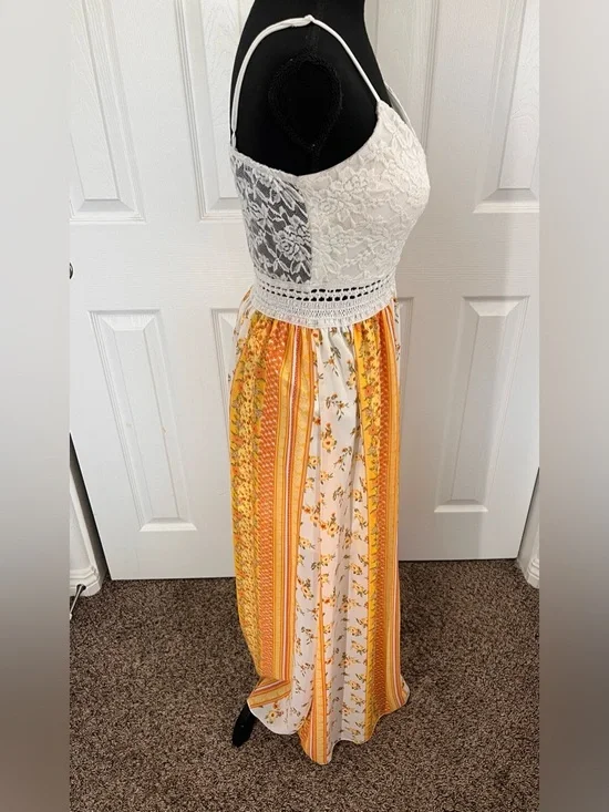 J for justify White Crochet Waist Maxi Skirt with Yellow Floral Panels - Picture 4 of 14